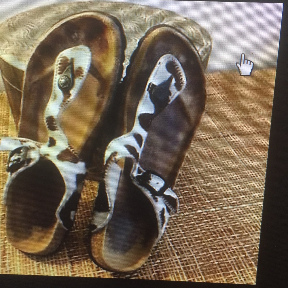 ISO.  Size 39.... anyone have laying around?